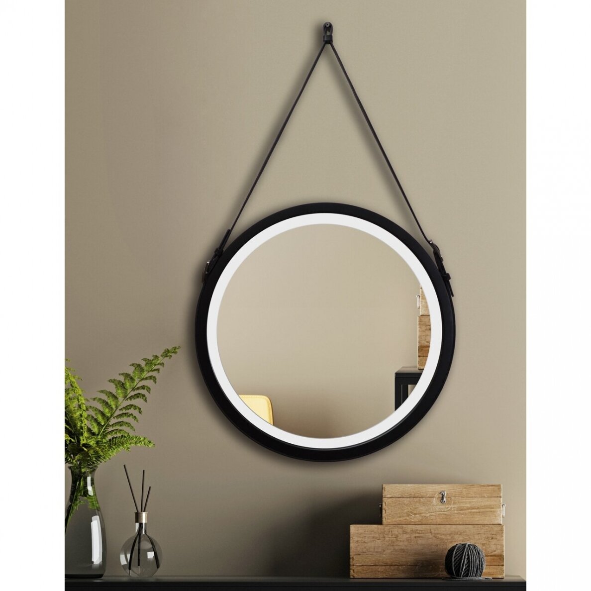 Apvalus veidrodis Ruke Belt su LED apšvietimu plačiame rėmelyje su dirželiu (spalvų ir dydžių pasirinkimas) Apvalus veidrodis Ruke Belt su LED apšvietimu plačiame rėmelyje su dirželiu (spalvų ir dydžių pasirinkimas)