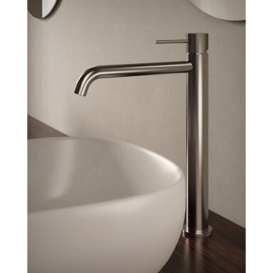 Aukštas brushed nickel spalvos praustuvo maišytuvas Teorema LAB 3.0 su dugno vožtuvu Aukštas brushed nickel spalvos praustuvo maišytuvas Teorema LAB 3.0 su dugno vožtuvu