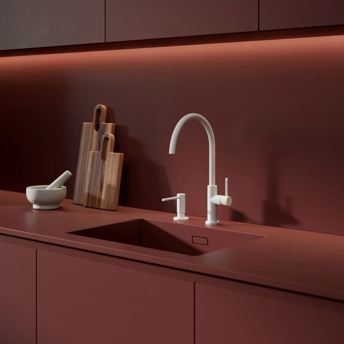 Baltos matinės spalvos dozatorius Omnires Modern Project 500 ml 1