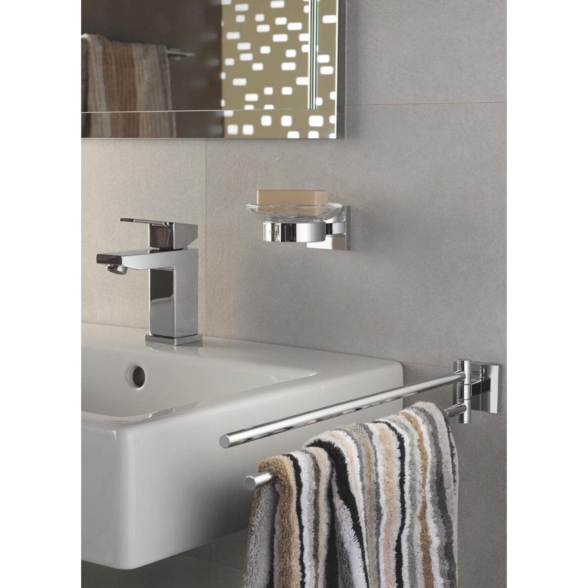 GROHE Start Cube rankšluosčių laikiklis (438 mm) 1