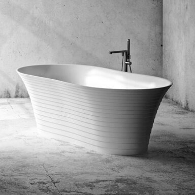 Lieto akmens vonia Bathesa Lora