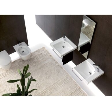 Pakabinamas Hatria Lavabo praustuvas G-50 right su 1 anga maišytuvui 500x500mm 2 Pakabinamas Hatria Lavabo praustuvas G-50 right su 1 anga maišytuvui 500x500mm 2