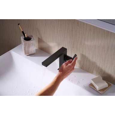 Praustuvo maišytuvas Hansgrohe Tecturis E 110 su dugno vožtuvu, juoda matinė