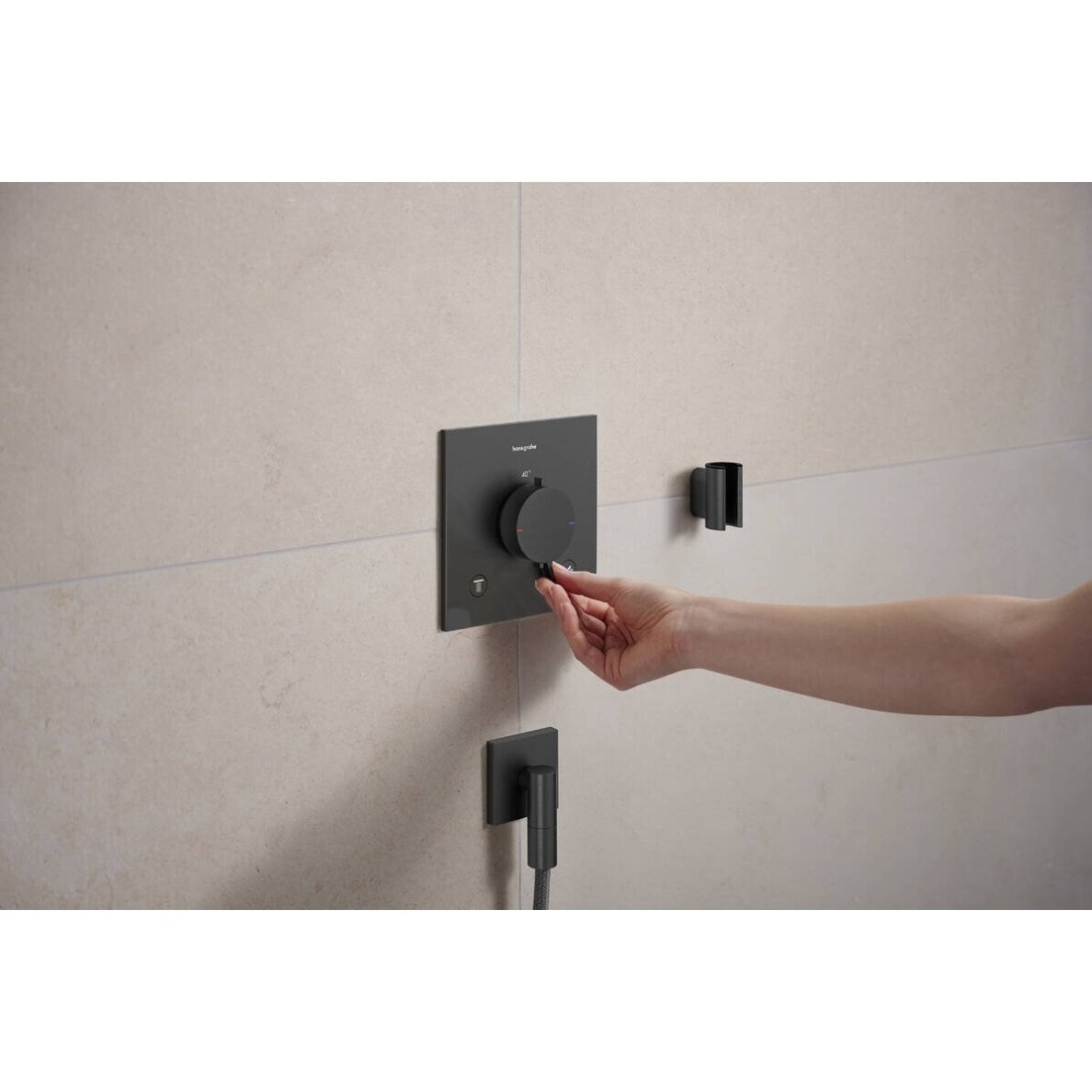 Termostatinis dušo maišytuvas Hansgrohe Ecostat Comfort E, 2 funkcijų, šlifuoto juodo chromo 1