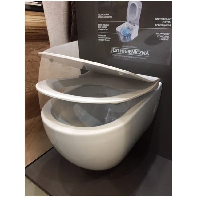 WC rėmo Tece, juodo mygtuko Now ir klozeto Cersanit Rimless su plonu lėtaeigiu dangčiu komplektas 3 WC rėmo Tece, juodo mygtuko Now ir klozeto Cersanit Rimless su plonu lėtaeigiu dangčiu komplektas 3